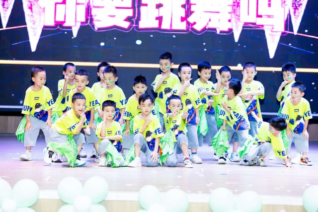 那个说“新开始”的男孩——雨花区新城柏樾幼儿园2026届毕业礼侧记