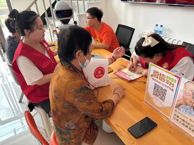 内蒙古赤峰市林西县萤火虫爱心志愿者协会:十载微光成炬 爱心点亮全城